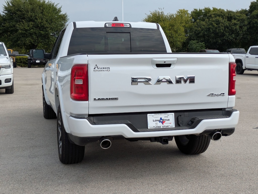 New 2026 Ram 1500 LARAMIE CREW CAB 4X4 5'7 BOX Pickup