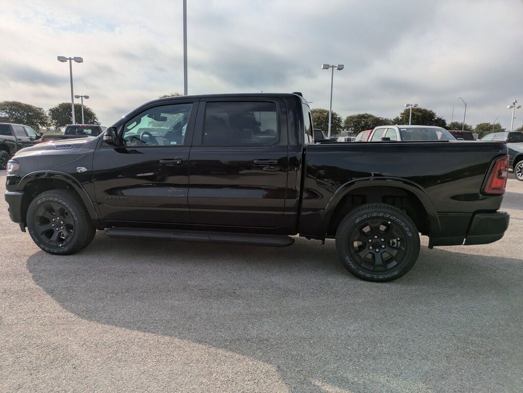 New 2026 Ram 1500 LONE STAR CREW CAB 4X4 5'7 BOX Pickup