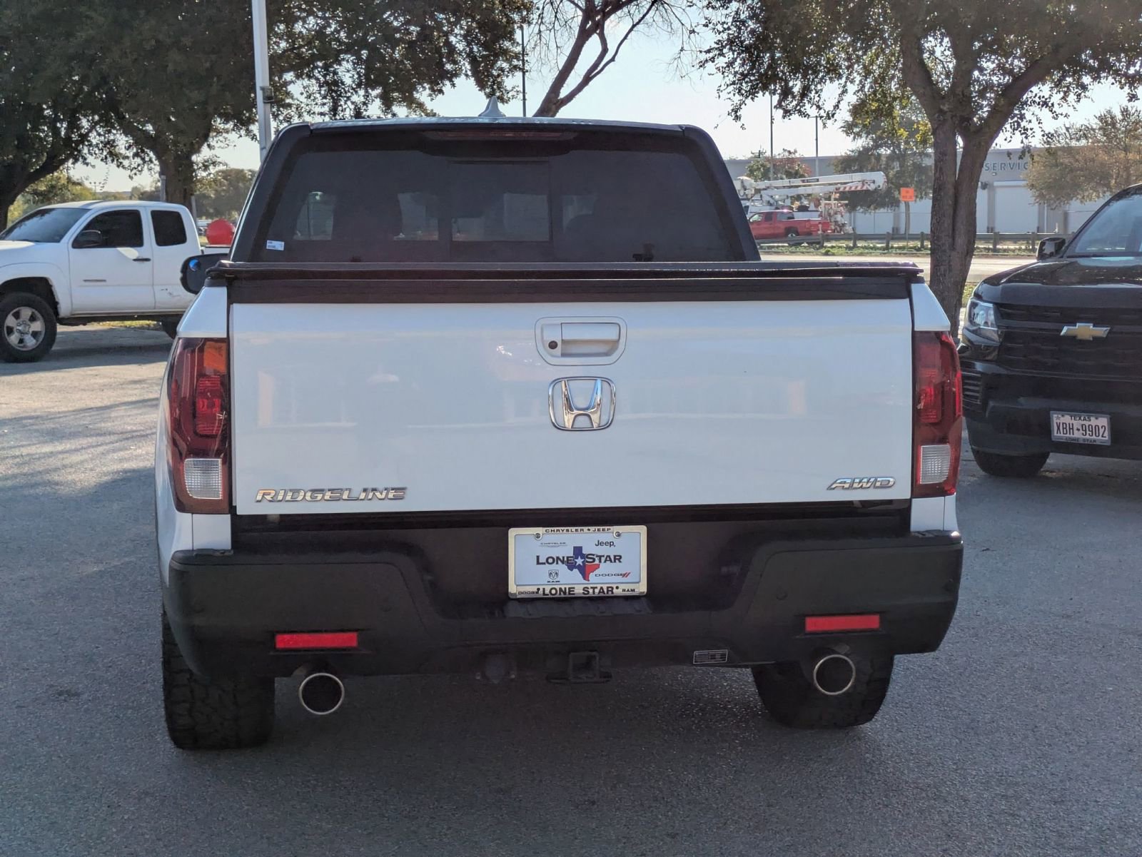 2022 Honda Ridgeline Black Edition photo 3