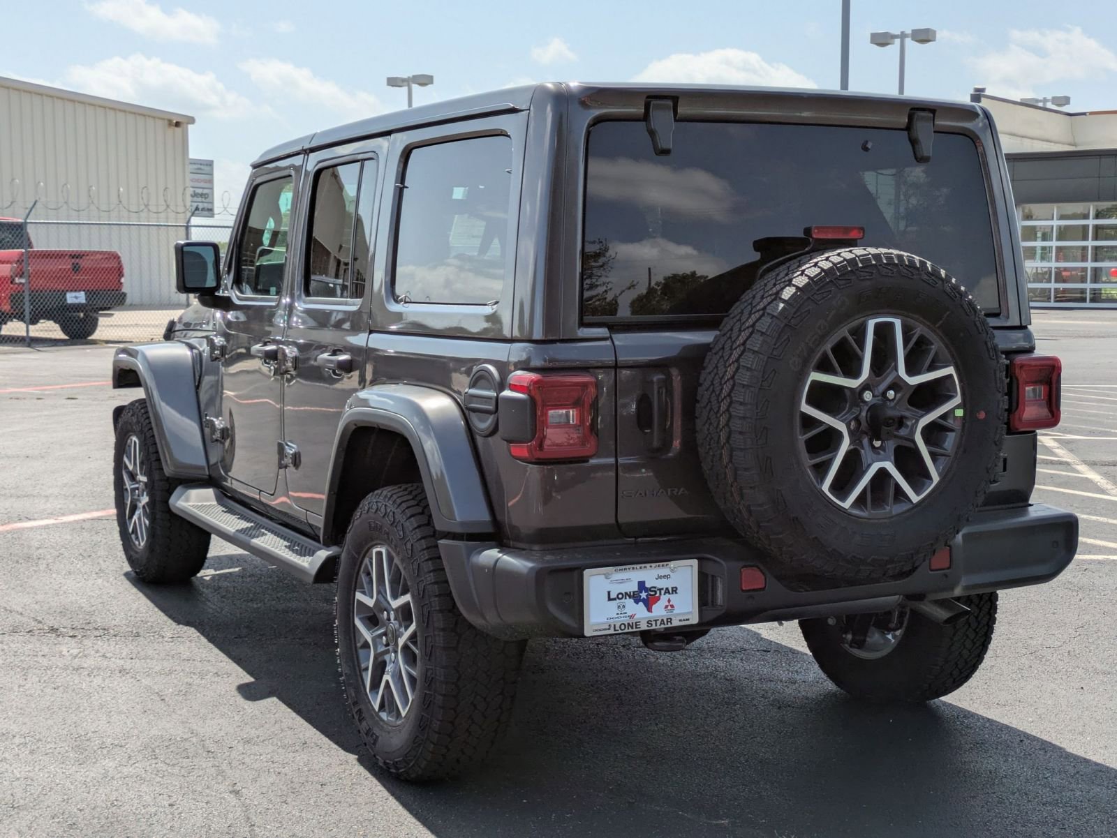 2025 Jeep Wrangler Sahara photo 3