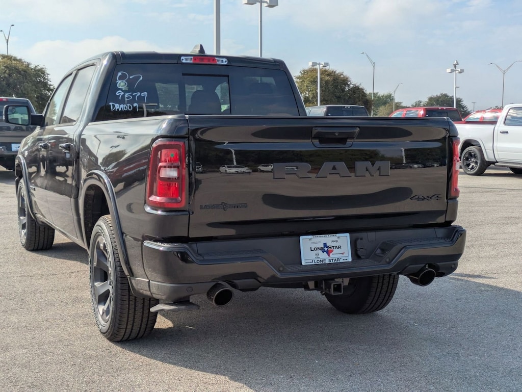 New 2026 Ram 1500 LONE STAR CREW CAB 4X4 5'7 BOX Pickup