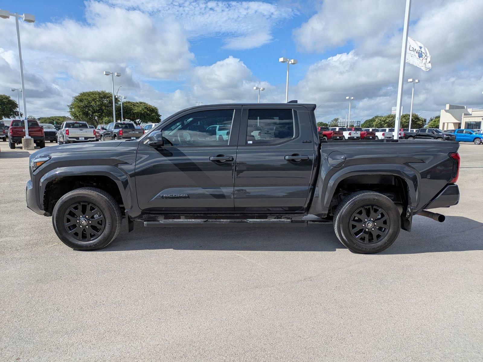 2024 Toyota Tacoma SR5 Double Cab photo 2
