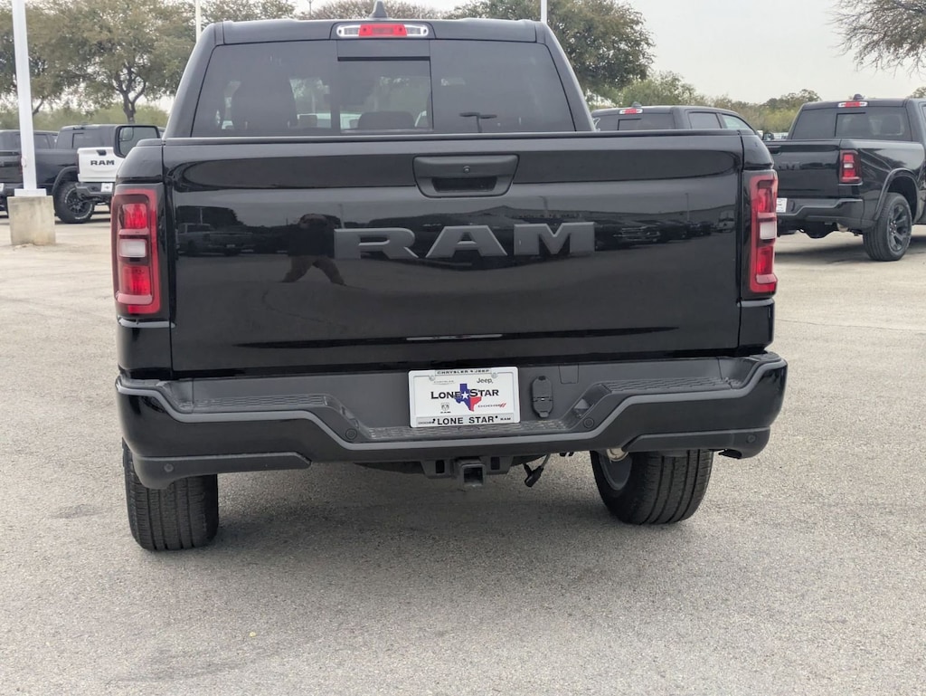 New 2025 Ram 1500 TRADESMAN CREW CAB 4X2 5'7 BOX Pickup