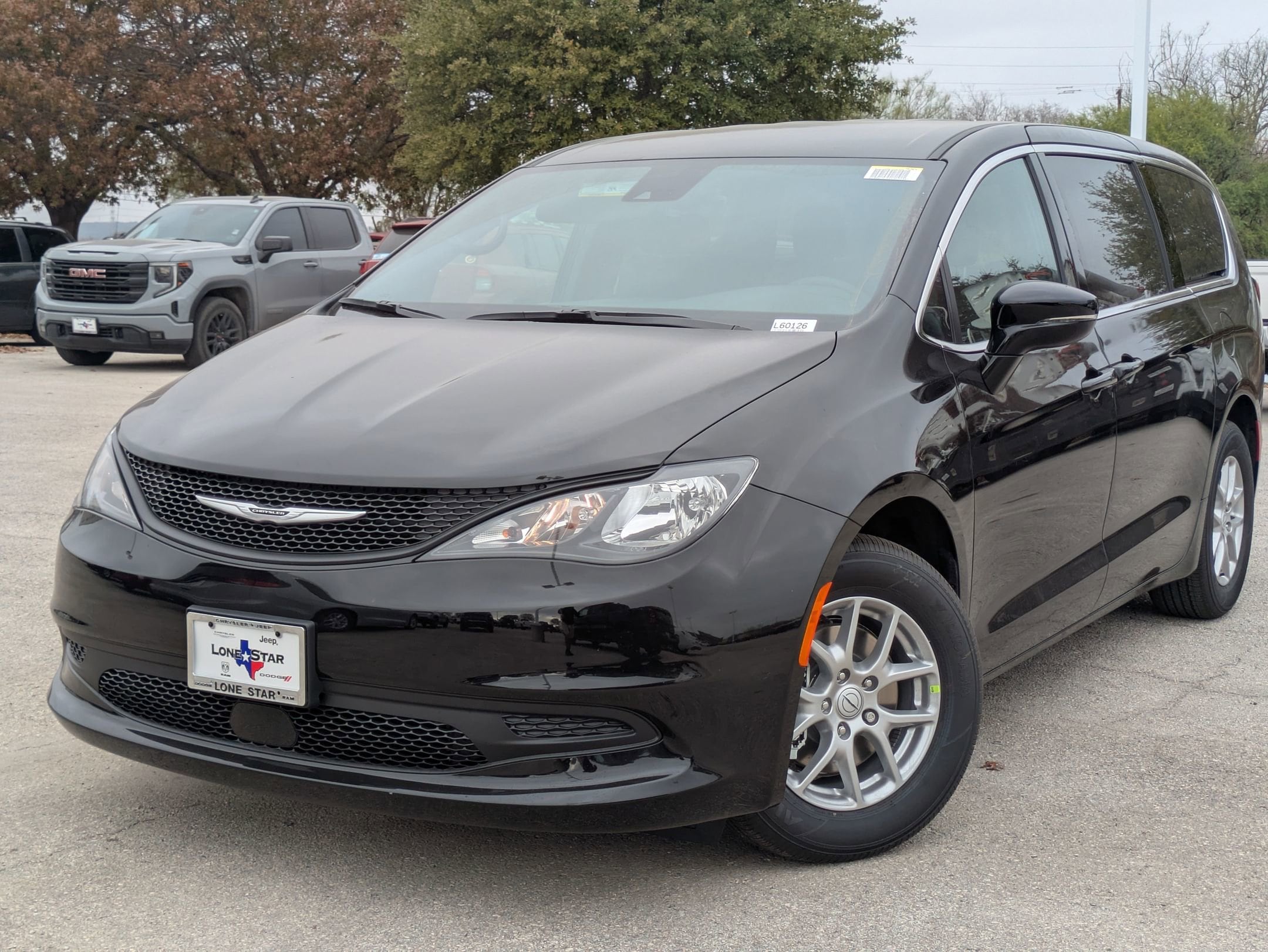 2026 Chrysler Voyager LX's photo