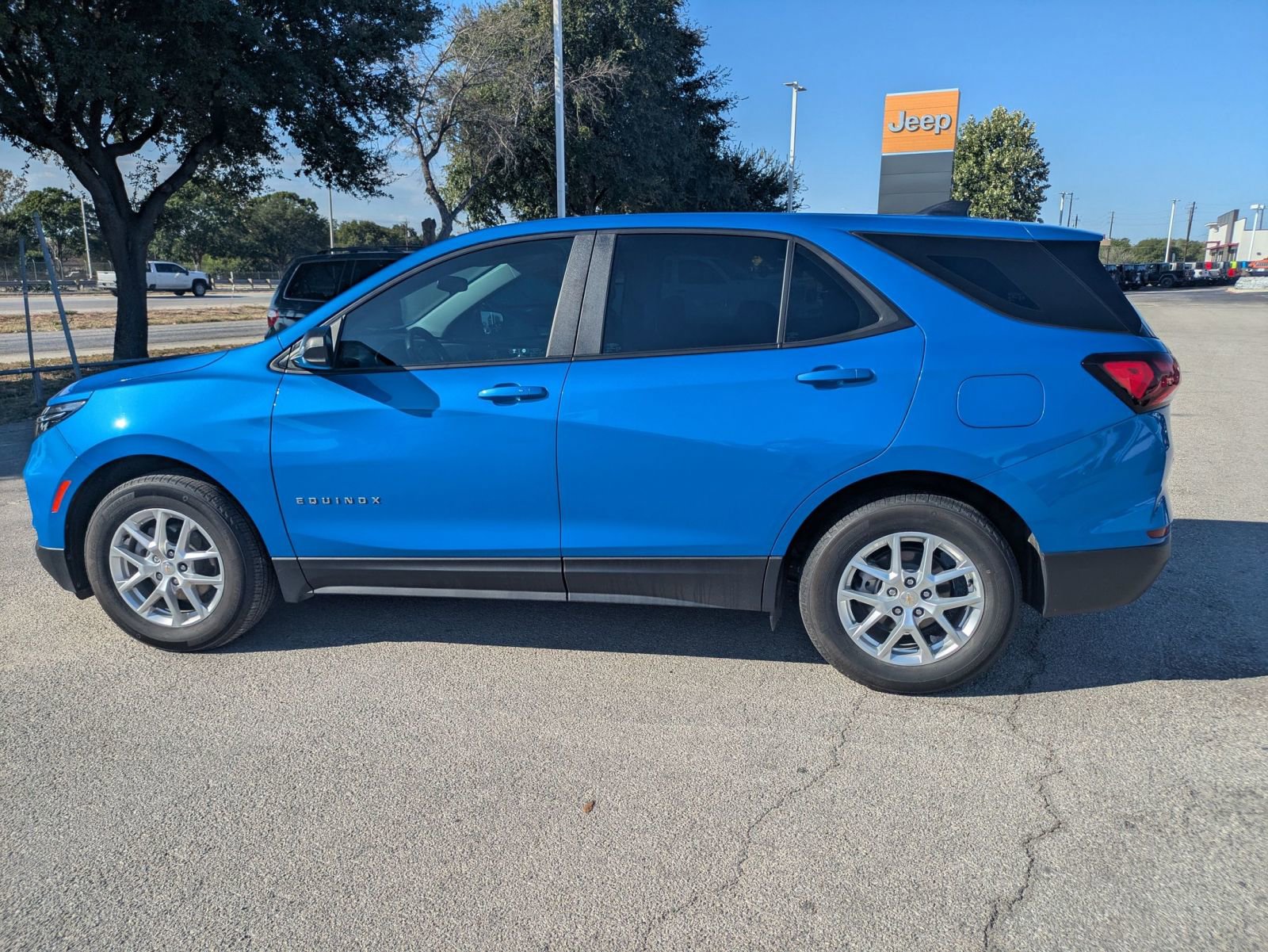 2024 Chevrolet Equinox LS photo 2