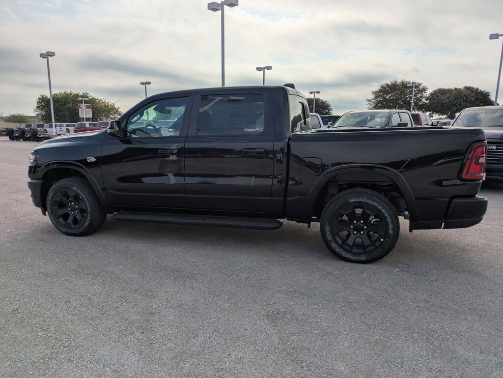 New 2026 Ram 1500 LONE STAR CREW CAB 4X4 5'7 BOX Pickup