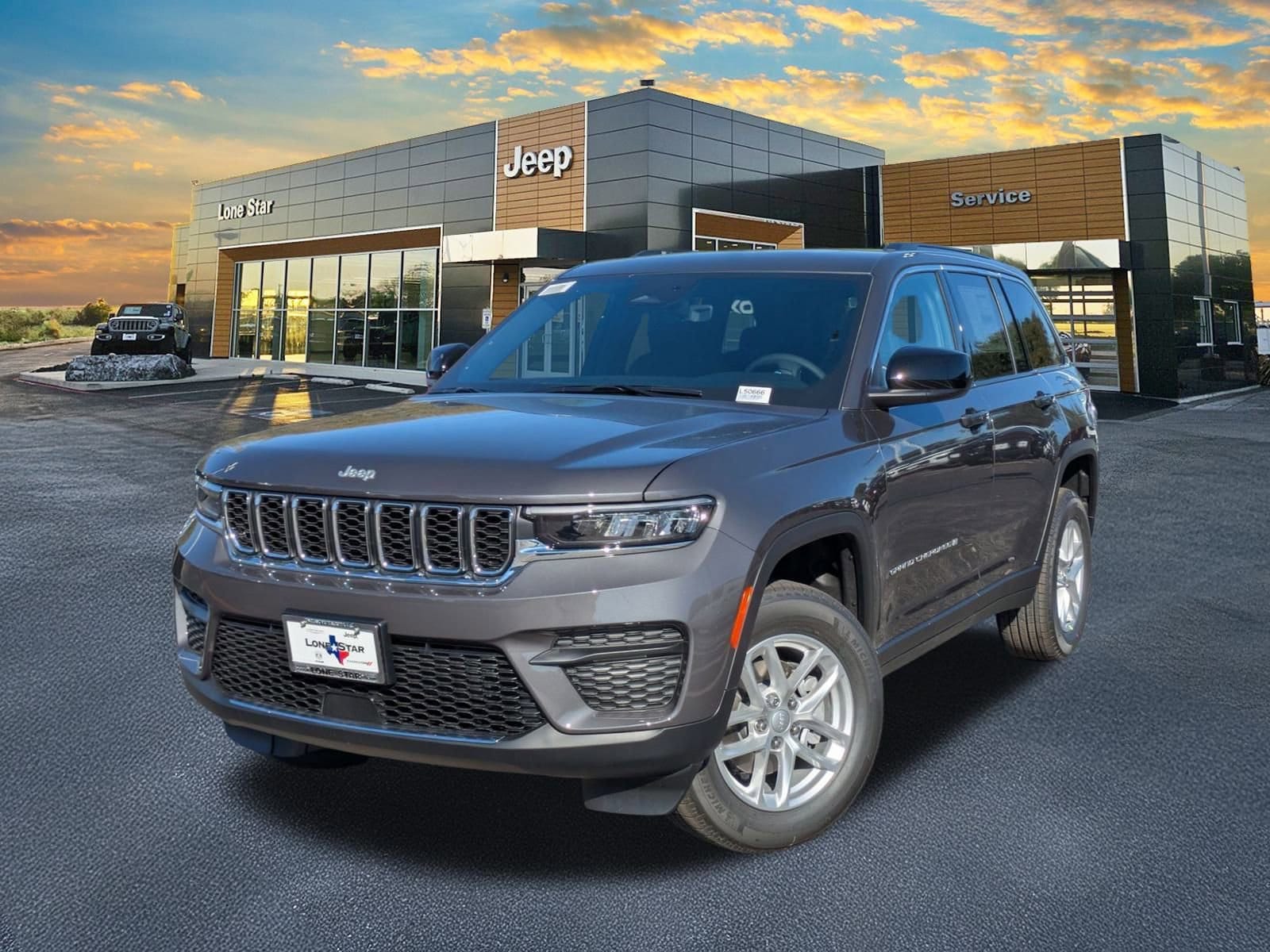 2025 Jeep Grand Cherokee Laredo's photo