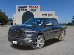 2026 Ram 1500 EXPRESS CREW CAB 4X2 5'7 BOX Pickup