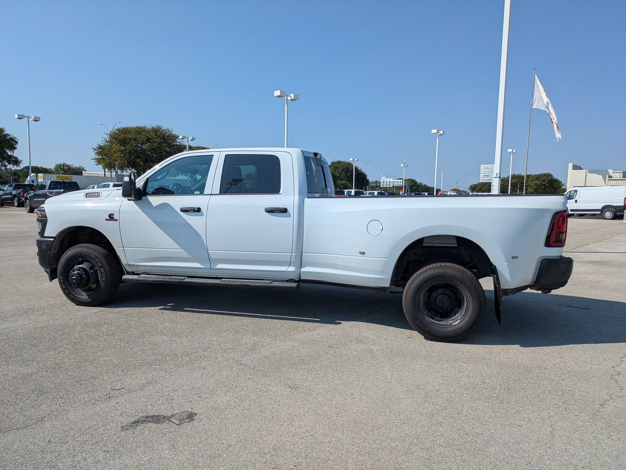2026 Ram 3500 Tradesman photo 2