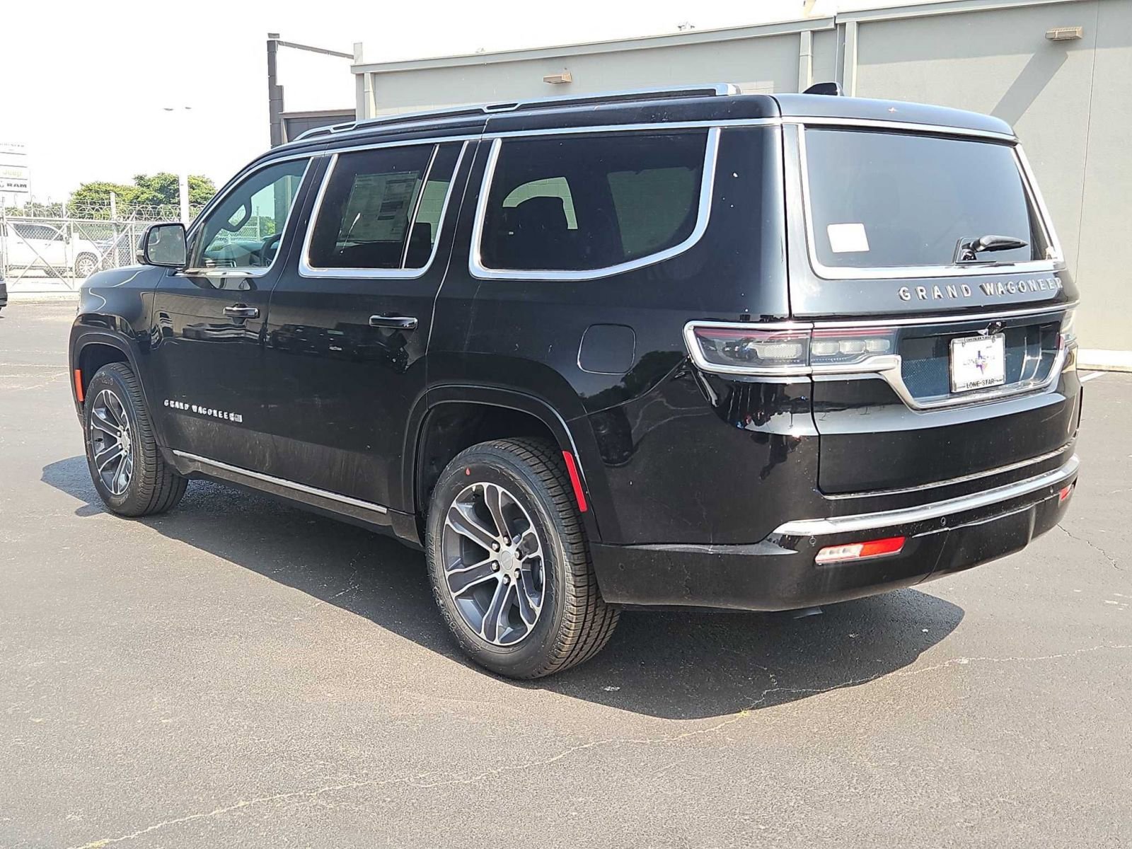 2024 Jeep Grand Wagoneer photo 2