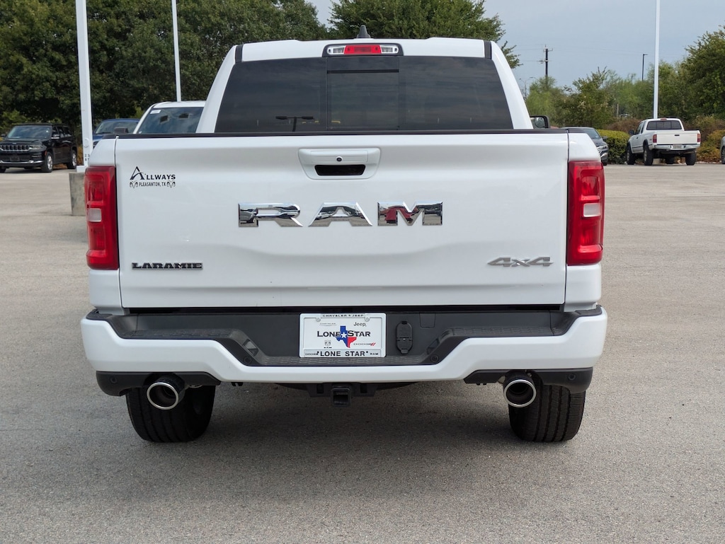 New 2026 Ram 1500 LARAMIE CREW CAB 4X4 5'7 BOX Pickup