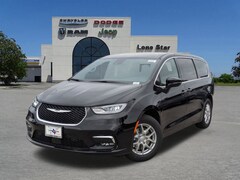 2026 Chrysler Pacifica SELECT Passenger Van