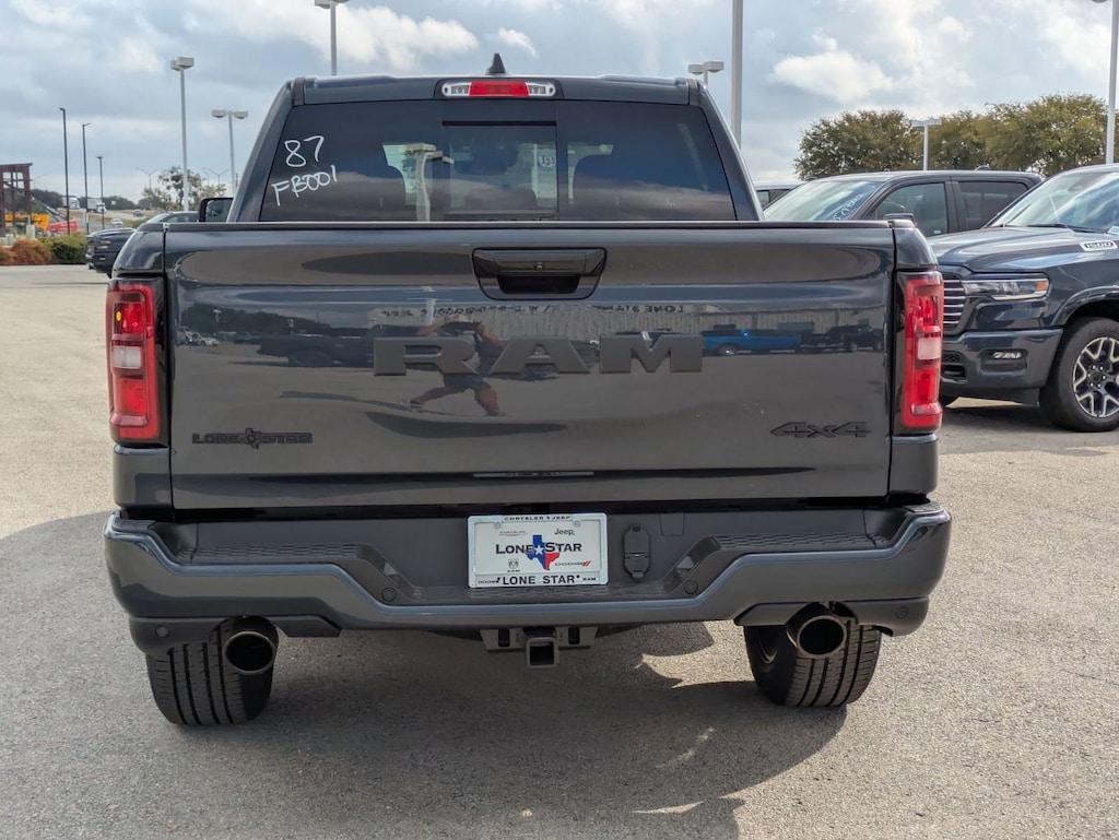 New 2026 Ram 1500 LONE STAR CREW CAB 4X4 5'7 BOX Pickup