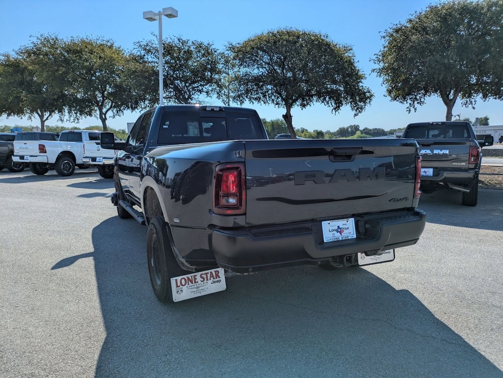 New 2026 Ram 3500 TRADESMAN CREW CAB 4X4 8' BOX Pickup