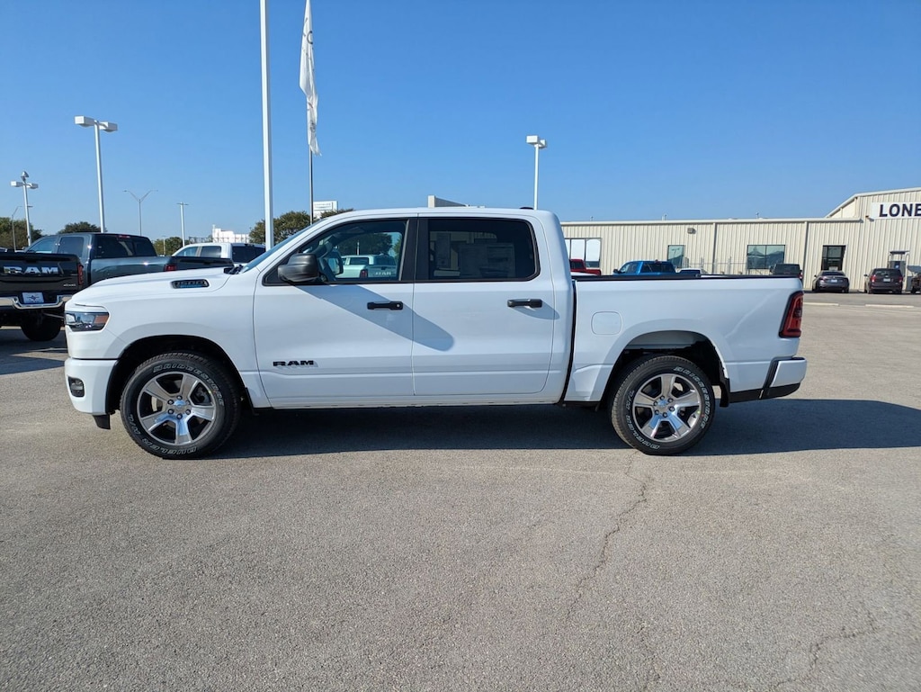 New 2025 Ram 1500 TRADESMAN CREW CAB 4X2 5'7 BOX Pickup