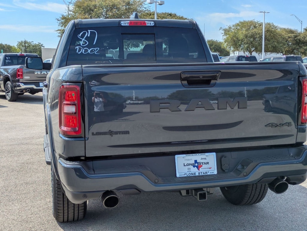 New 2026 Ram 1500 LONE STAR CREW CAB 4X4 5'7 BOX Pickup