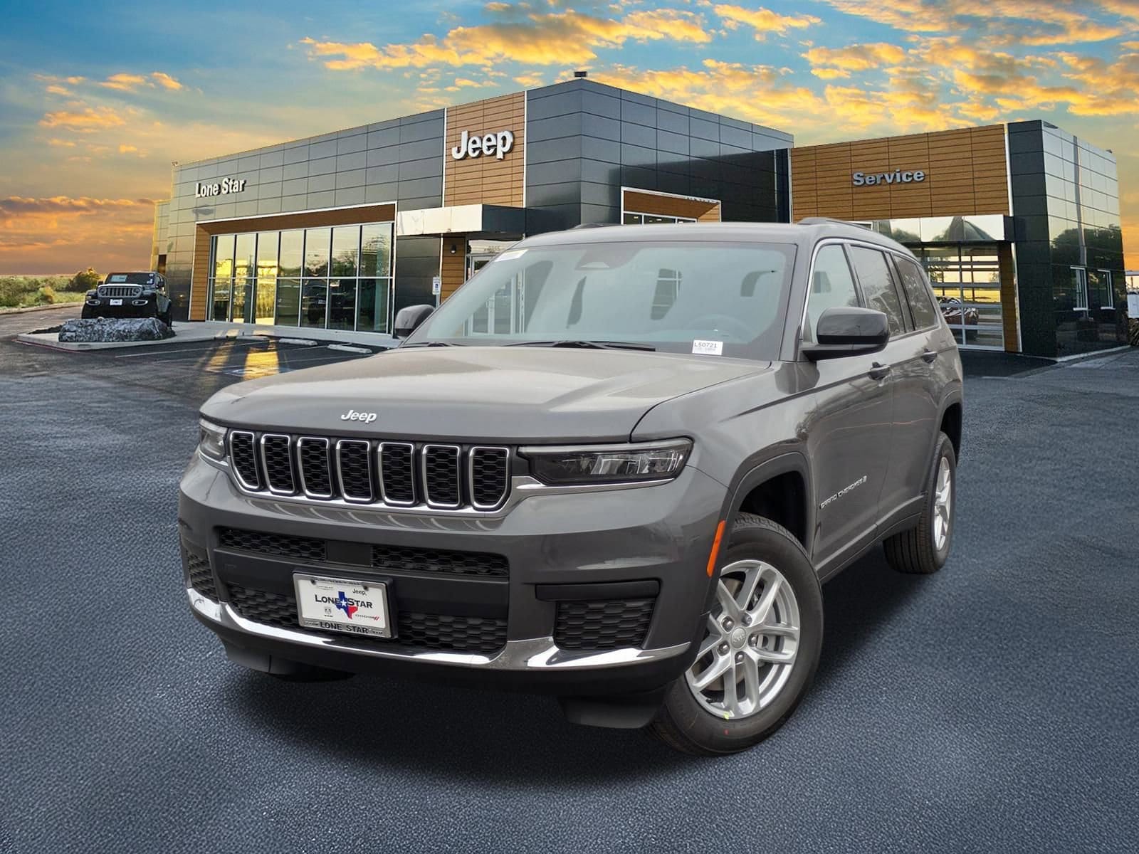 2025 Jeep Grand Cherokee L Laredo's photo