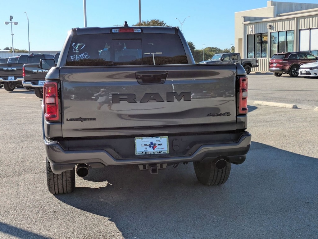 New 2026 Ram 1500 LONE STAR CREW CAB 4X4 5'7 BOX Pickup