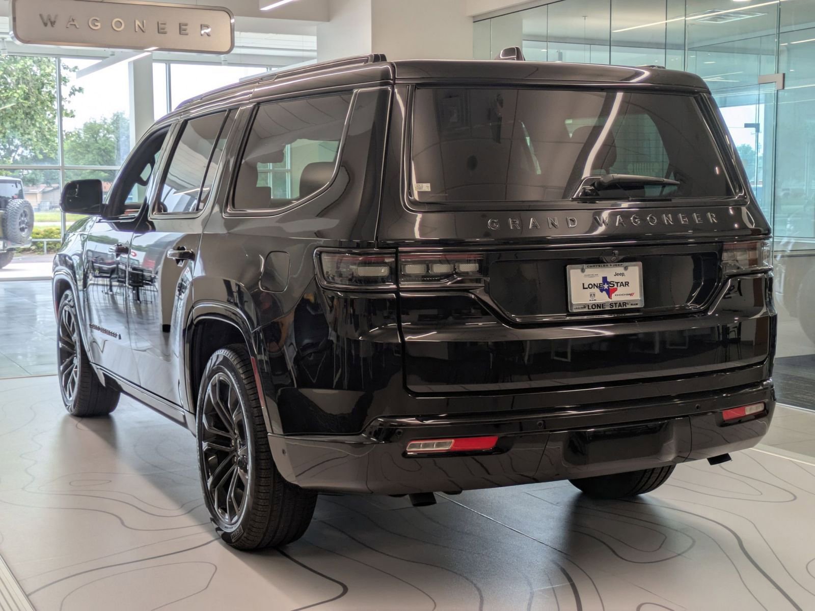 2024 Jeep Grand Wagoneer III photo 2