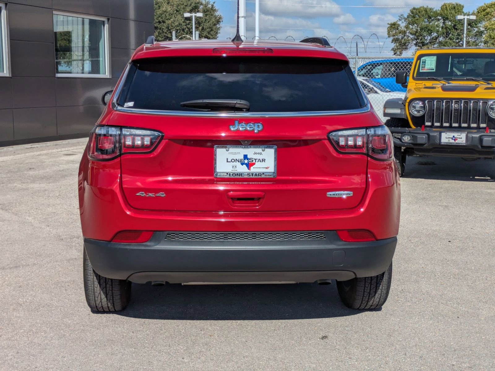 2025 Jeep Compass Latitude photo 4