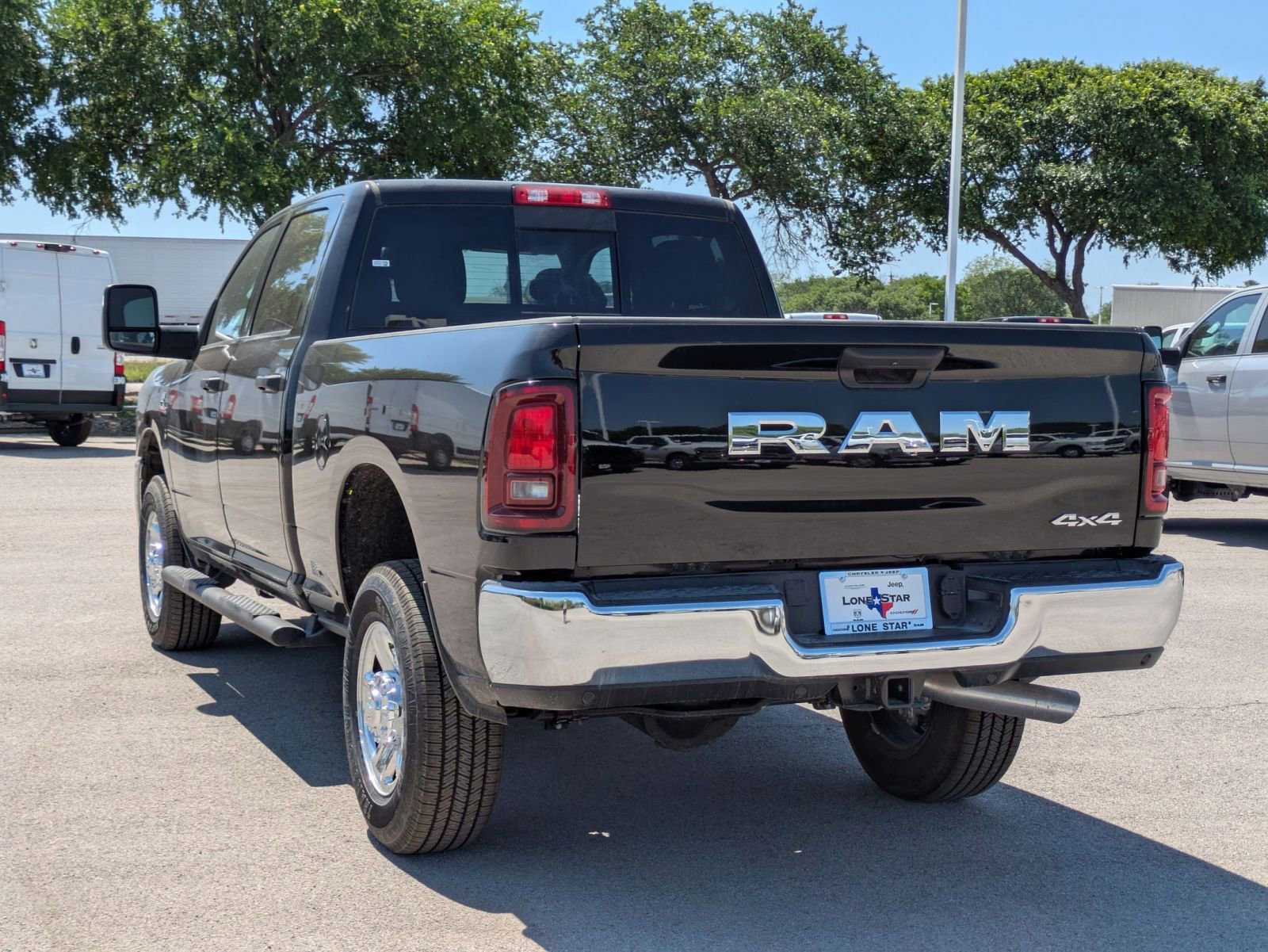 2025 Ram 2500 Tradesman photo 2