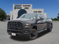 2026 Ram 3500 TRADESMAN CREW CAB 4X4 8' BOX Pickup
