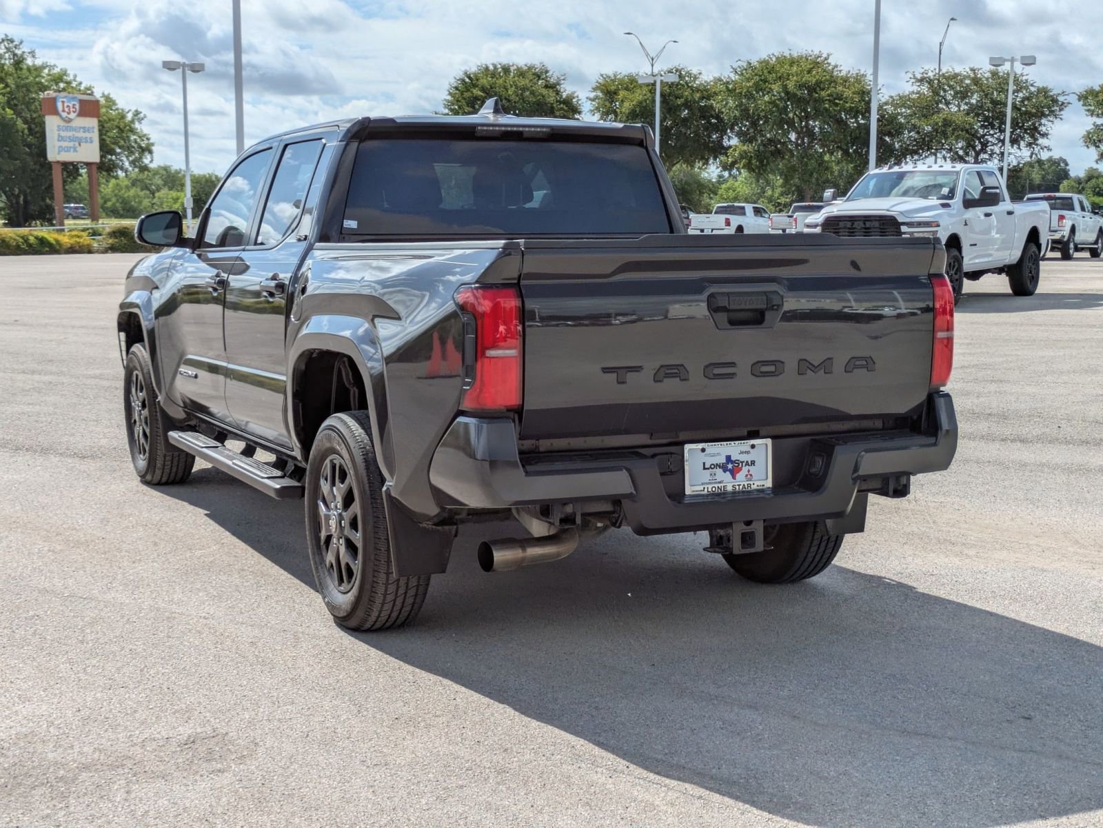 2024 Toyota Tacoma SR5 Double Cab photo 3