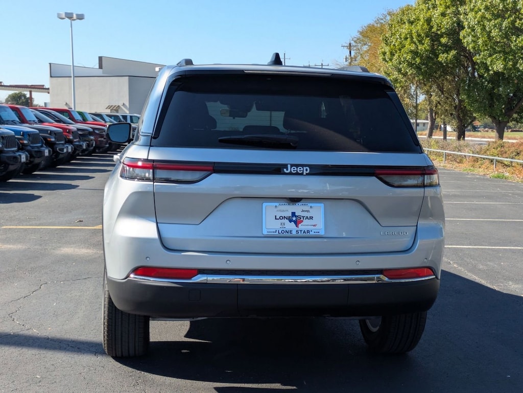 New 2025 Jeep Grand Cherokee LAREDO X 4X2 Sport Utility