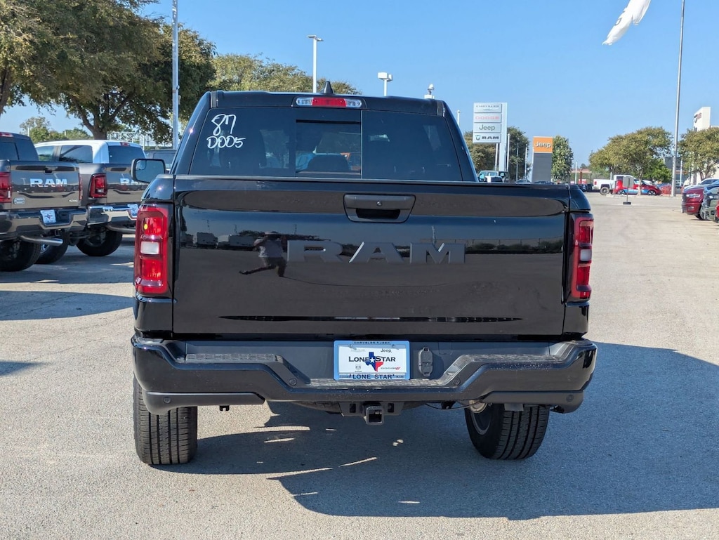 New 2025 Ram 1500 TRADESMAN CREW CAB 4X2 5'7 BOX Pickup