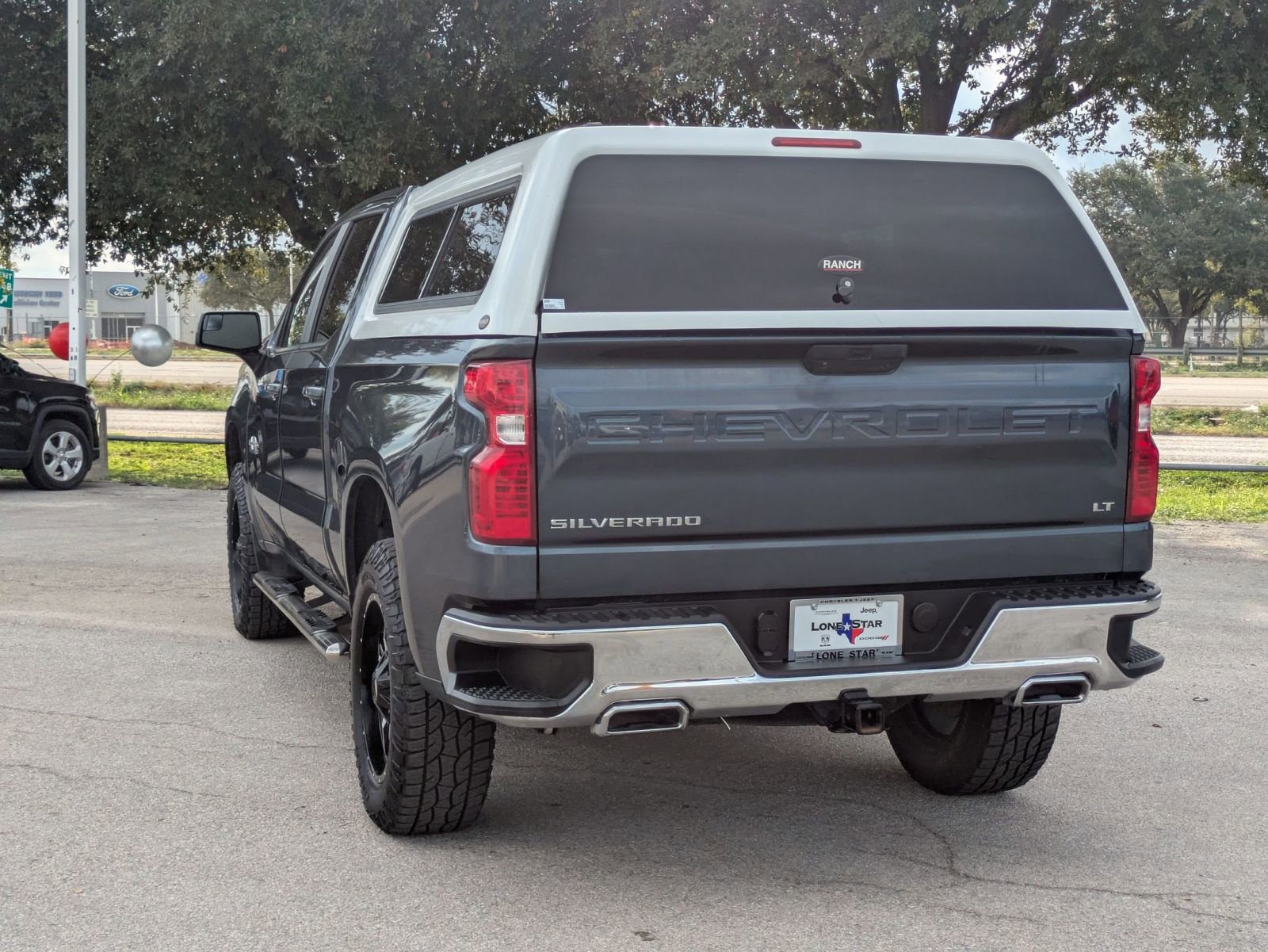 2020 Chevrolet Silverado 1500 LT photo 2