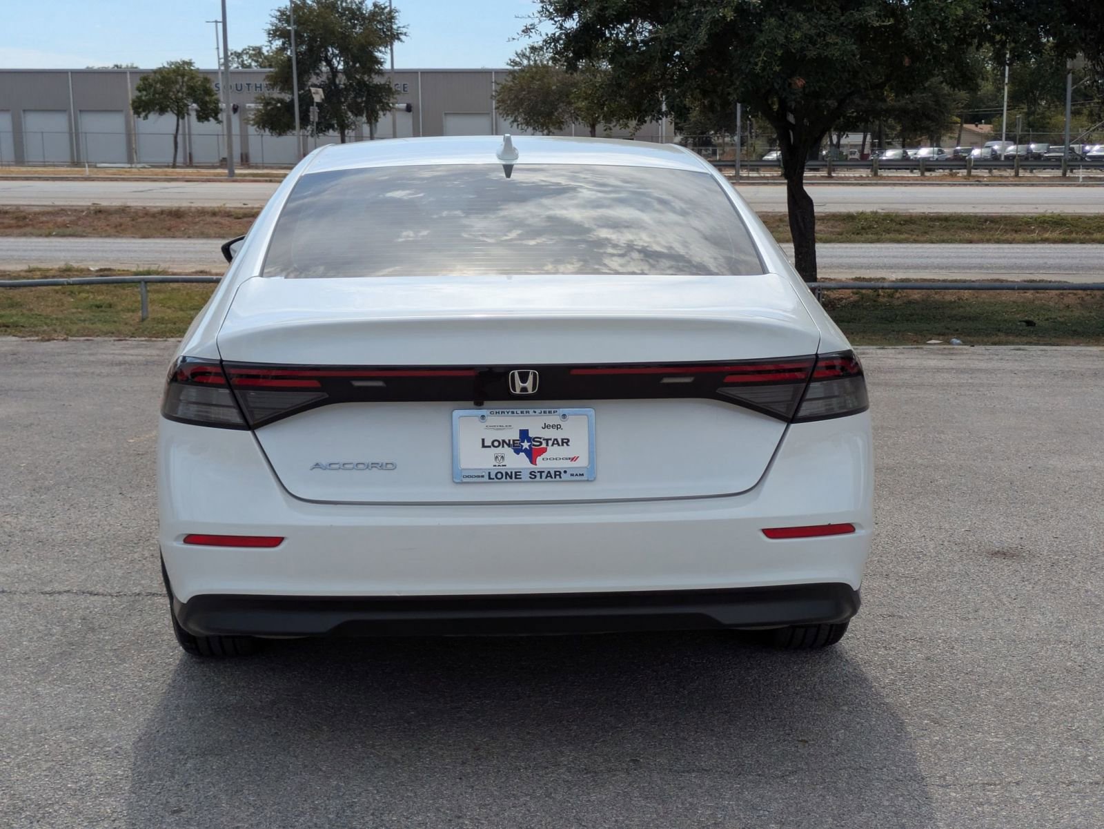 2023 Honda Accord EX photo 4