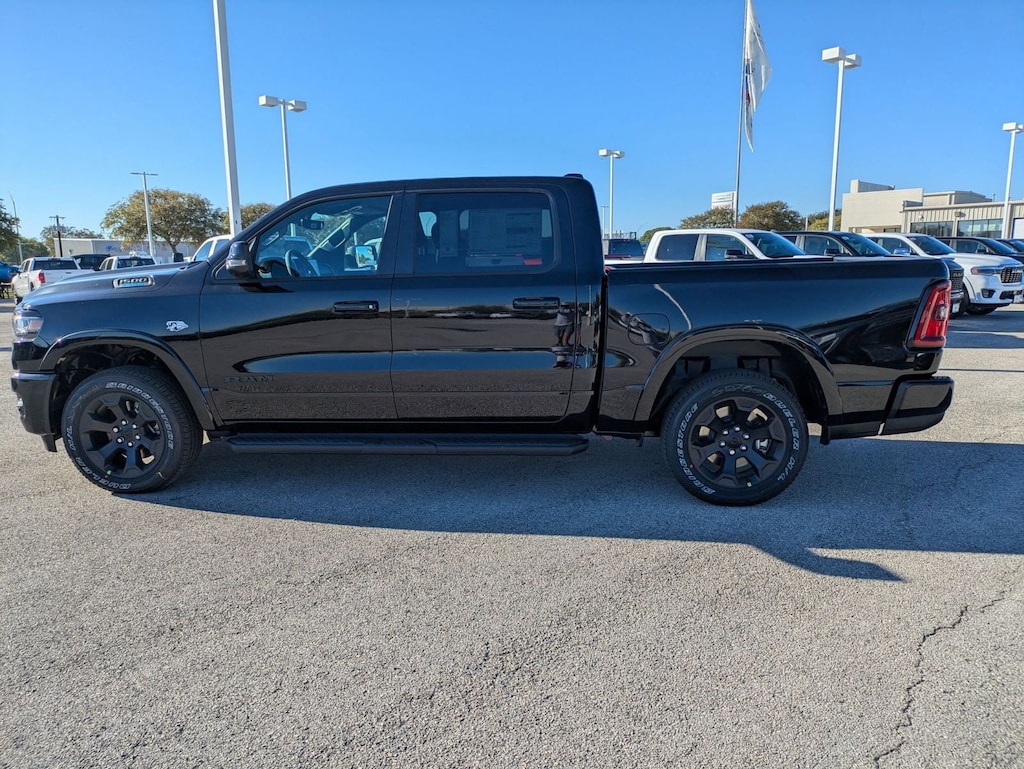 New 2026 Ram 1500 LONE STAR CREW CAB 4X4 5'7 BOX Pickup