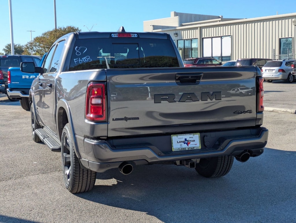 New 2026 Ram 1500 LONE STAR CREW CAB 4X4 5'7 BOX Pickup