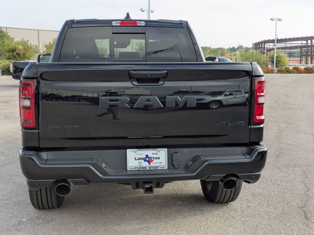 New 2026 Ram 1500 LONE STAR CREW CAB 4X4 5'7 BOX Pickup