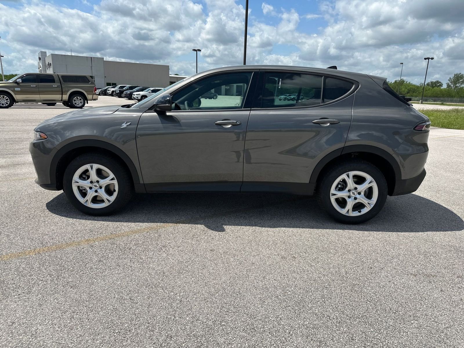 2025 Dodge Hornet GT photo 2