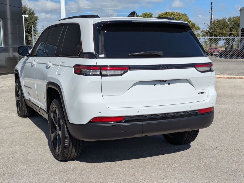 Used 2025 Jeep Grand Cherokee Limited Limited 4x2