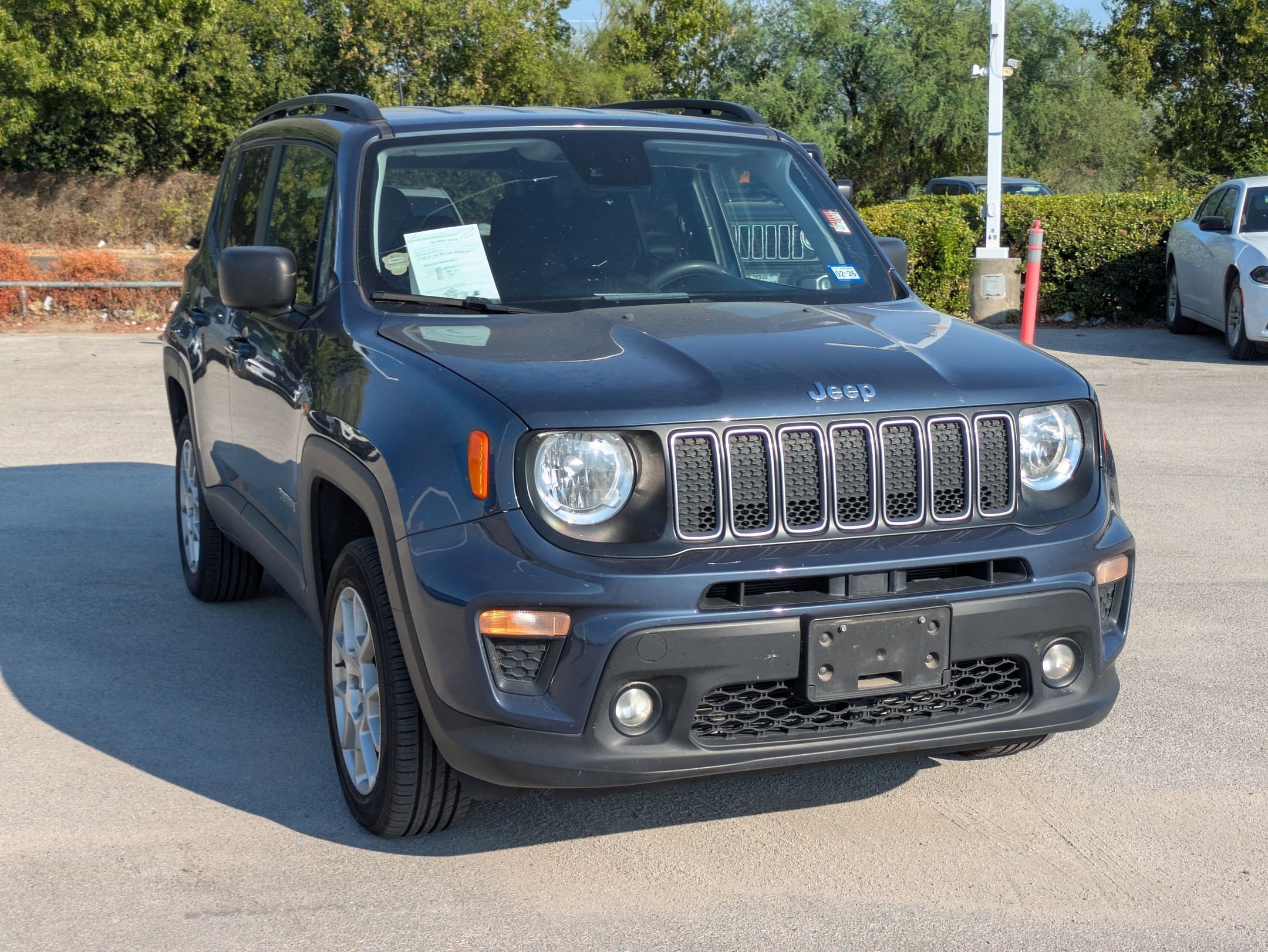 2022 Jeep Renegade Latitude photo 3