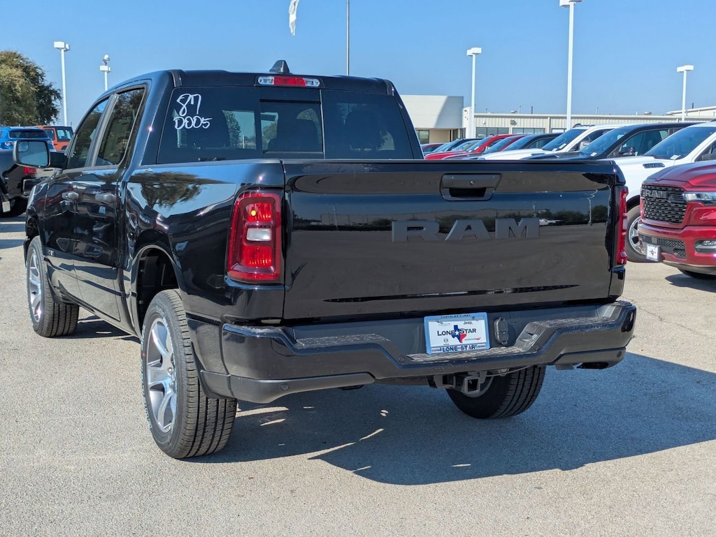 New 2025 Ram 1500 TRADESMAN CREW CAB 4X2 5'7 BOX Pickup