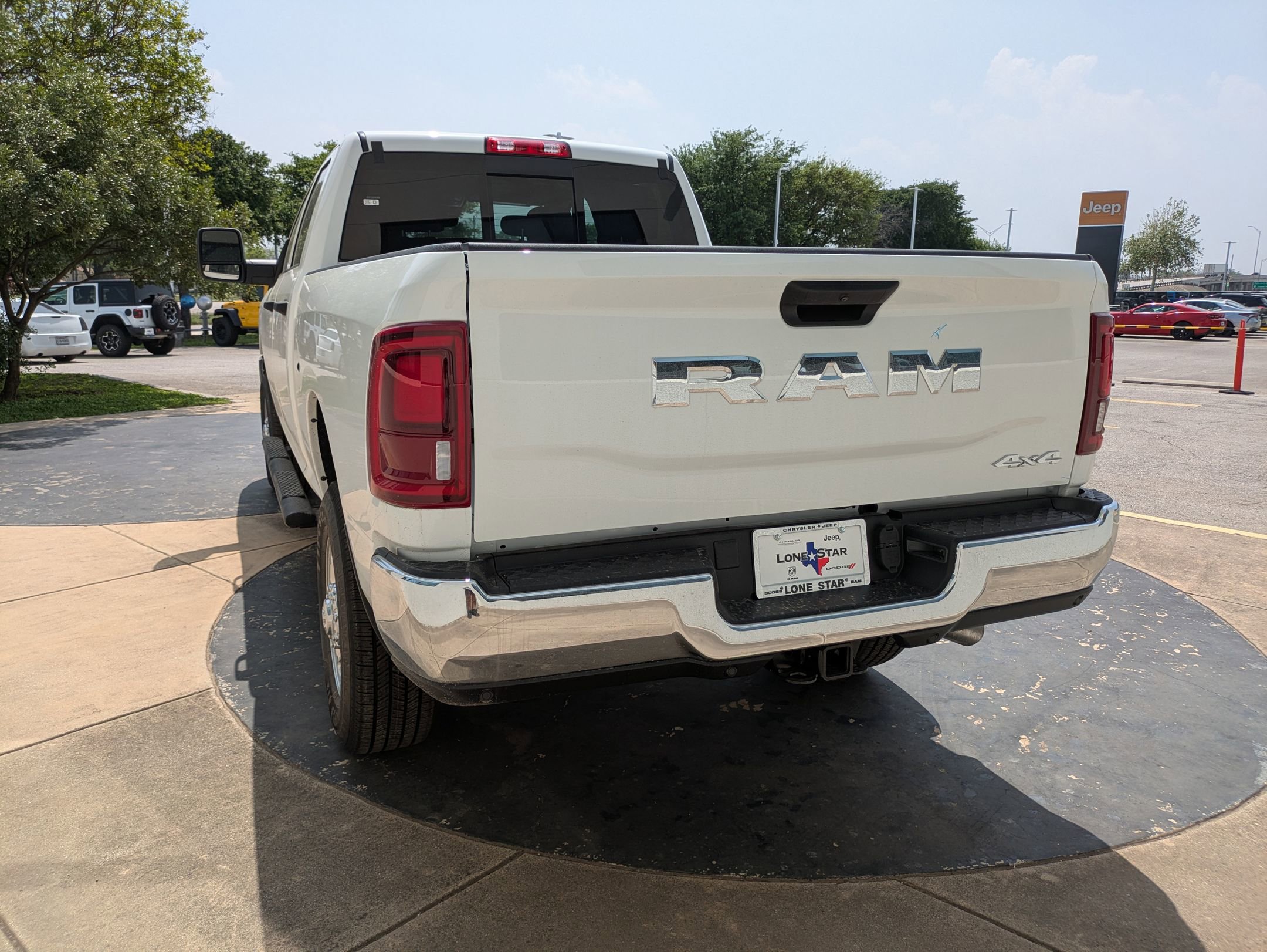 2025 Ram 2500 Tradesman photo 2