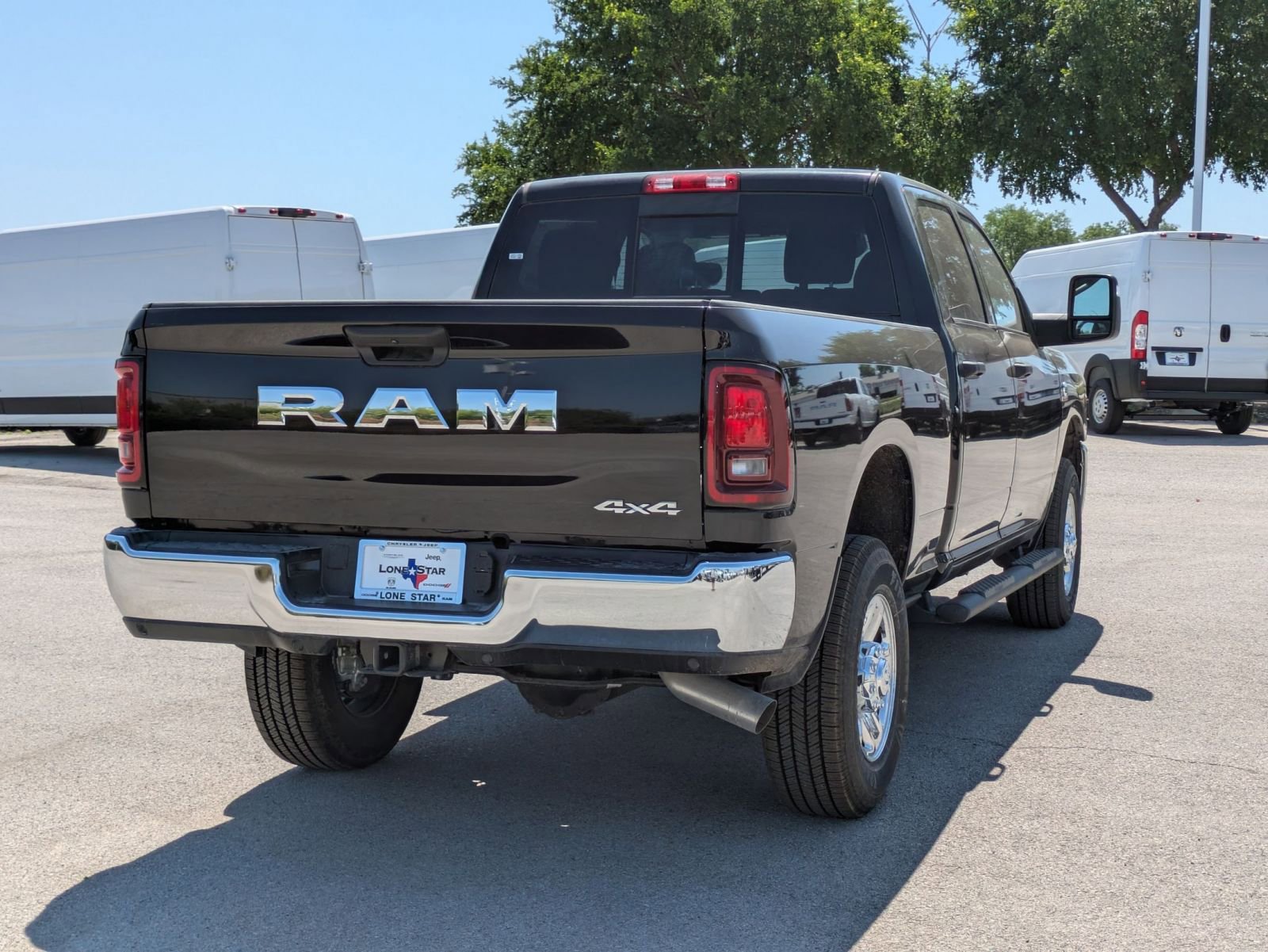 2025 Ram 2500 Tradesman photo 3