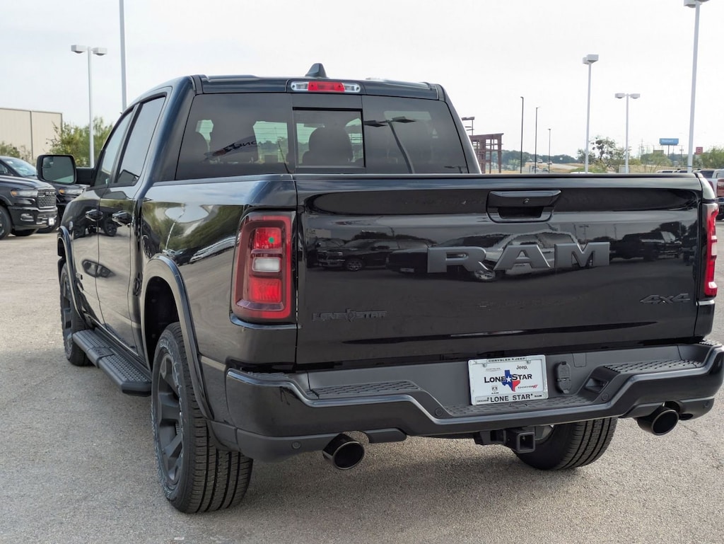 New 2026 Ram 1500 LONE STAR CREW CAB 4X4 5'7 BOX Pickup