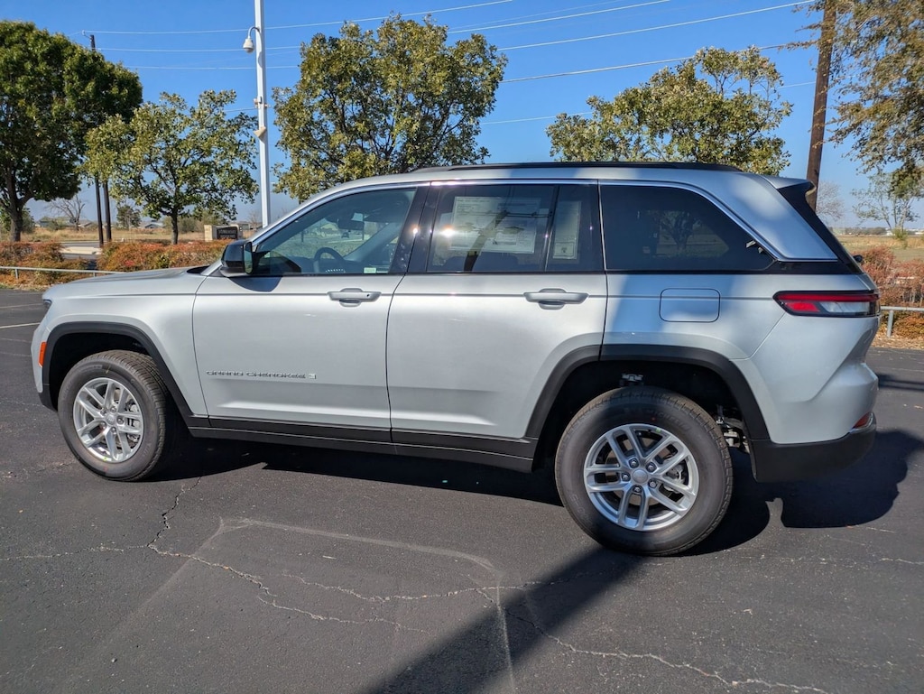New 2025 Jeep Grand Cherokee LAREDO X 4X2 Sport Utility