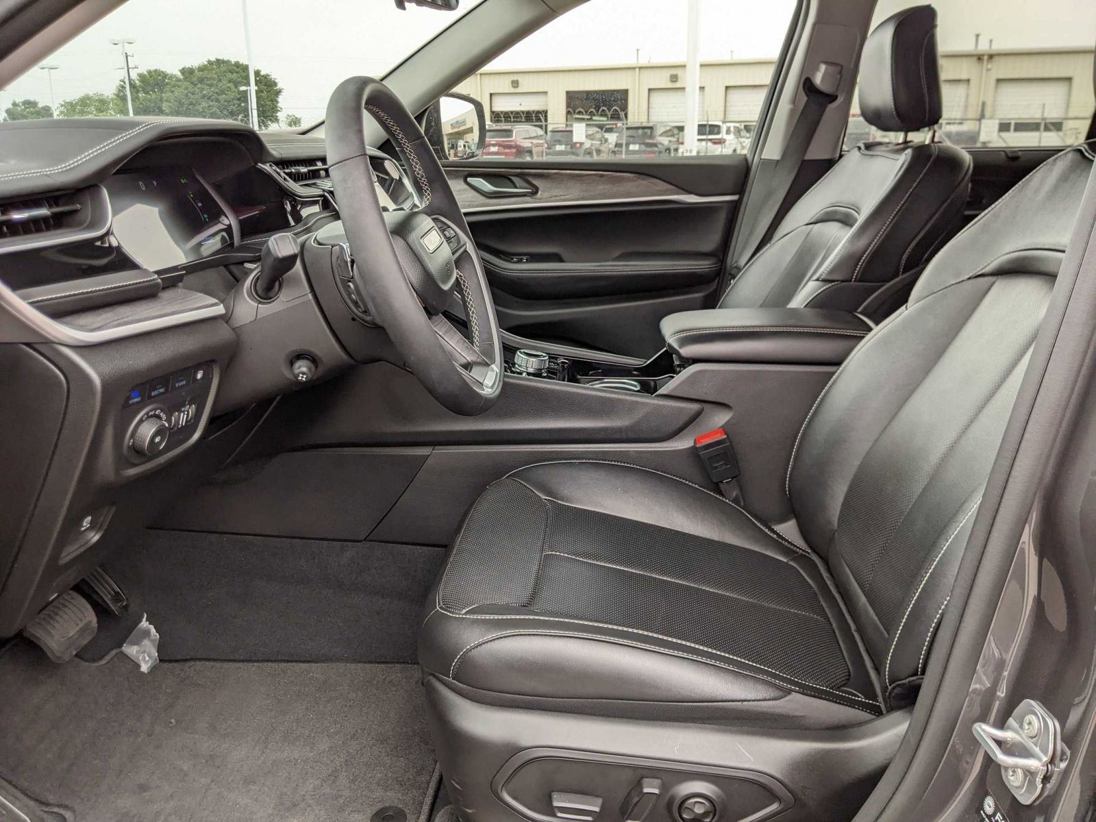 2022 Jeep Cherokee 4xe photo 3