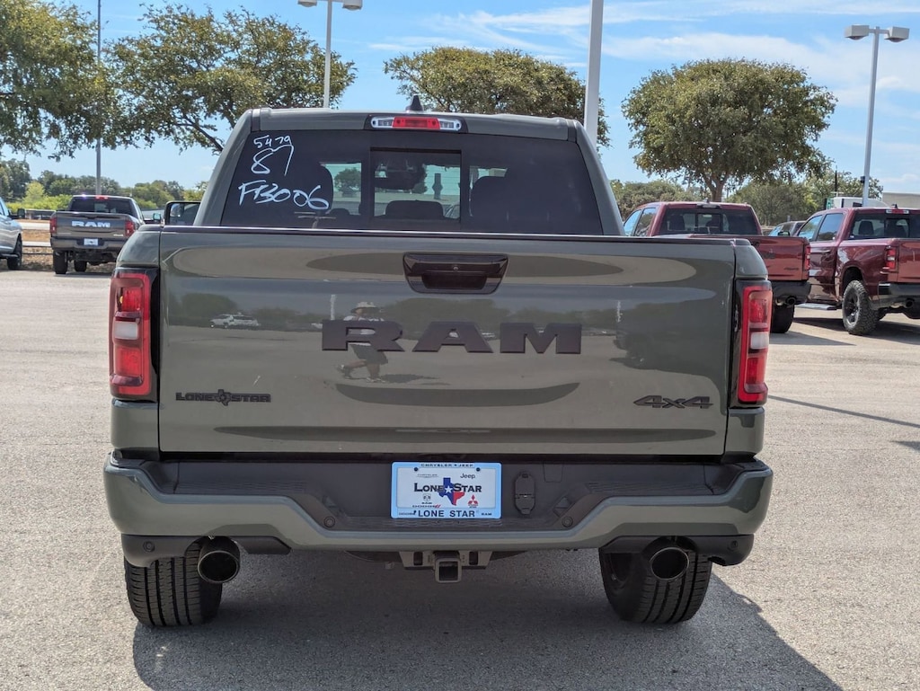 New 2026 Ram 1500 LONE STAR CREW CAB 4X4 5'7 BOX Pickup