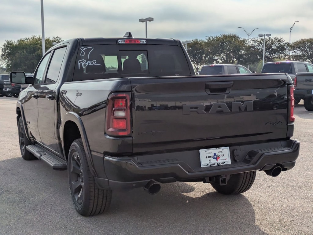 New 2026 Ram 1500 LONE STAR CREW CAB 4X4 5'7 BOX Pickup