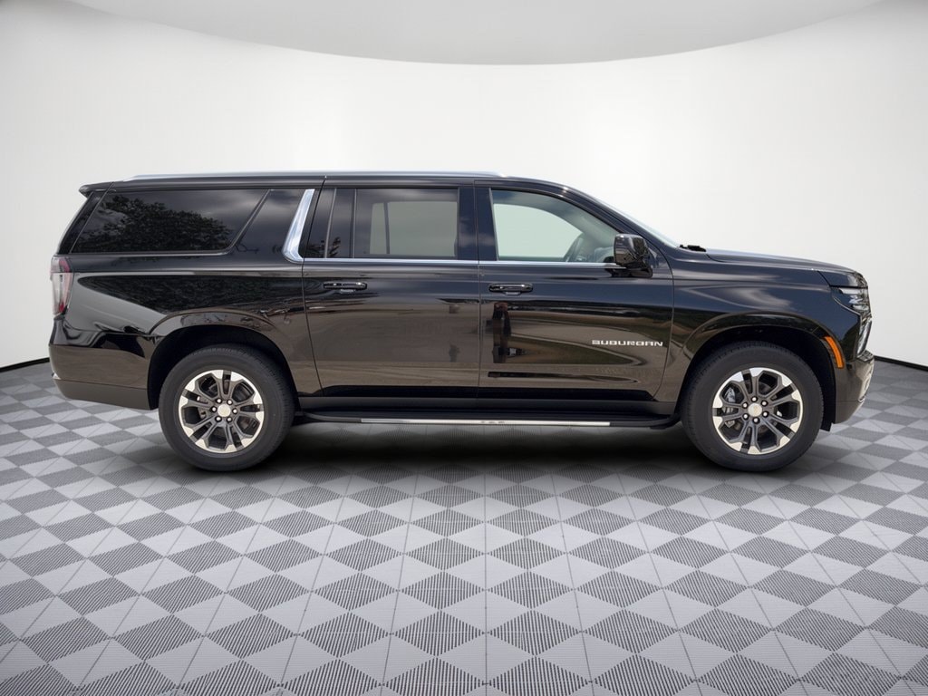 2026 Chevrolet Suburban LT - Photo 8