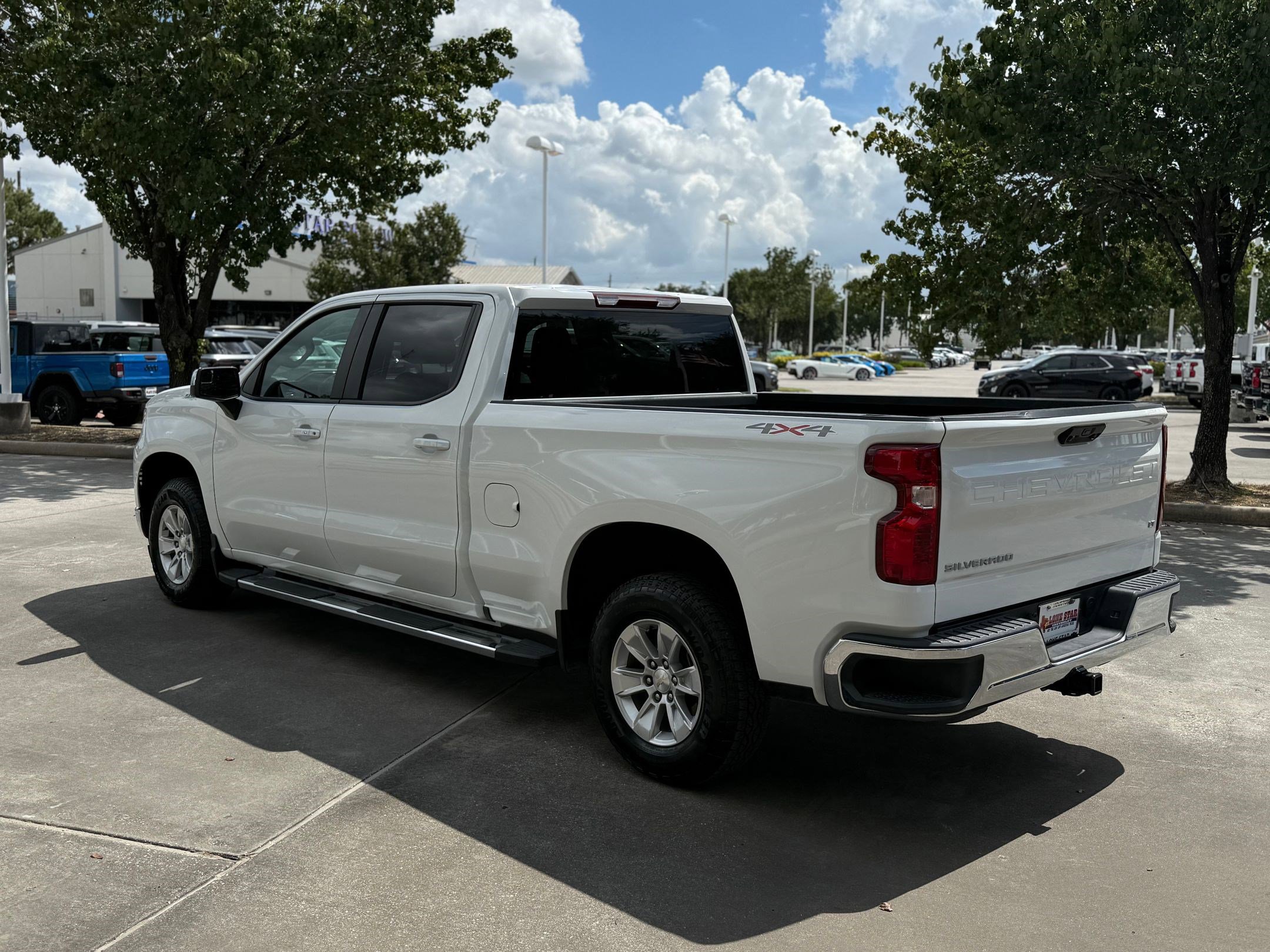 2024 Chevrolet Silverado 1500 LT photo 2