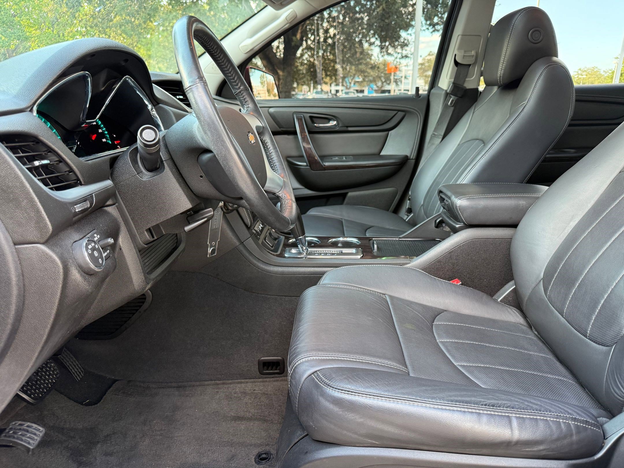 2017 Chevrolet Traverse Premier photo 4