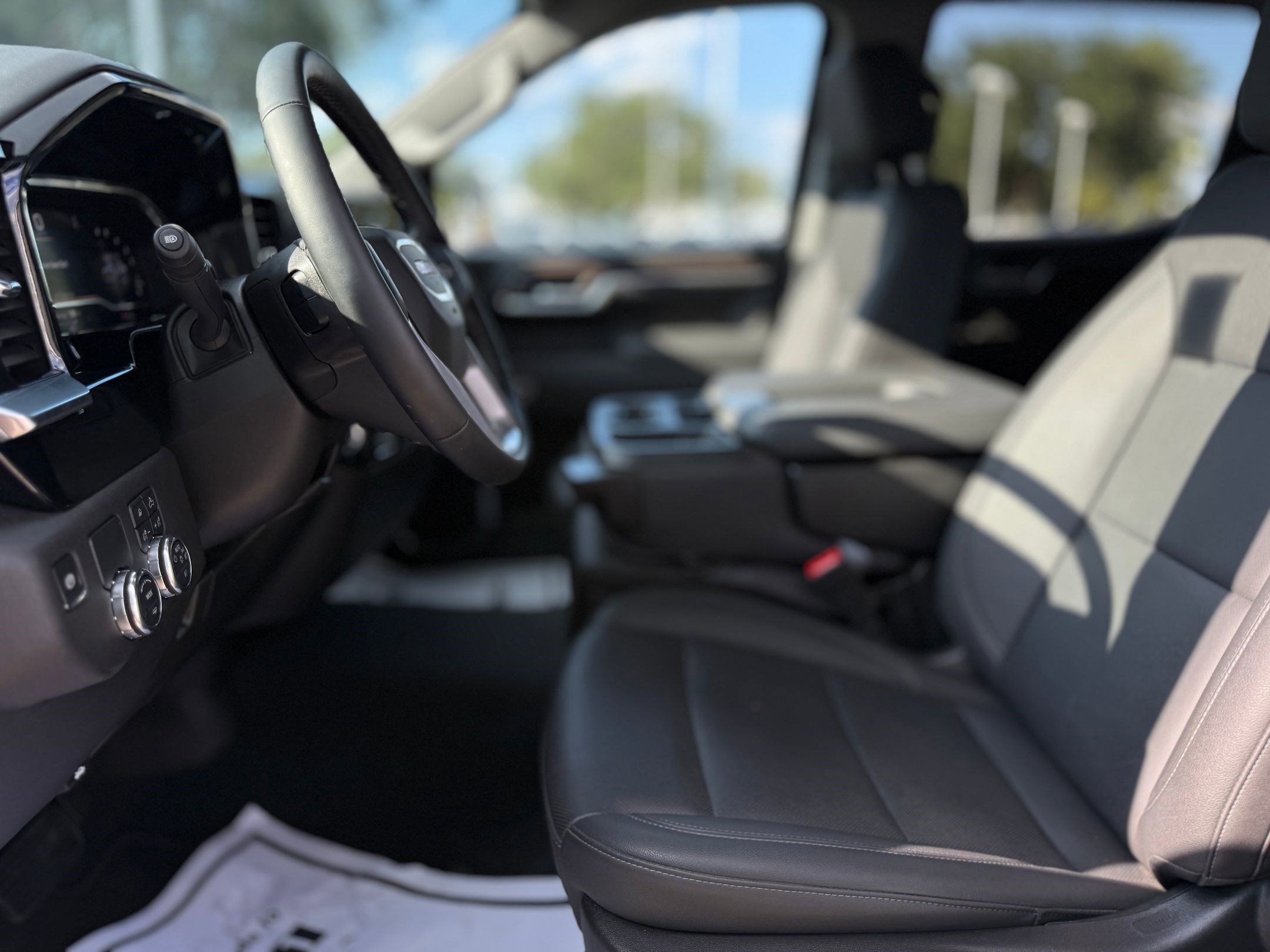 2025 Gmc Sierra 1500 SLT photo 3