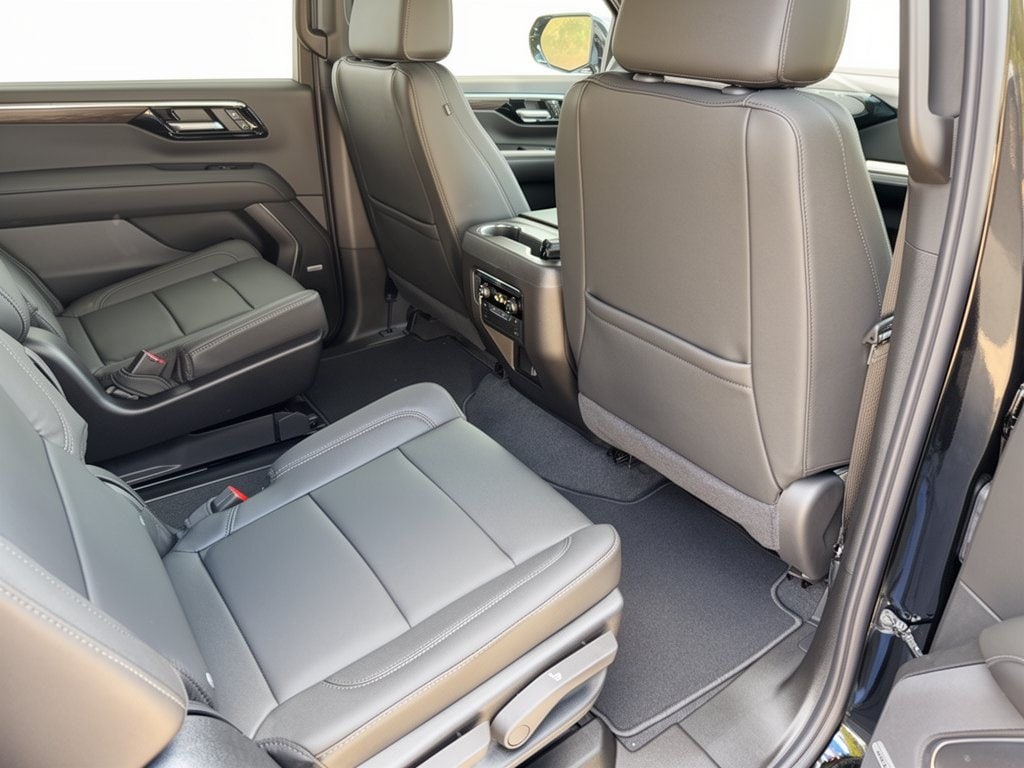 2026 Chevrolet Suburban LT - Photo 29